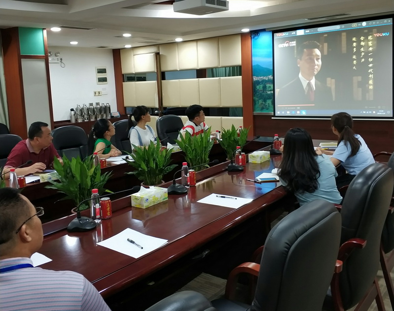 不忘初心、坚定信仰，沉温《共产党宣言》——第五党支部第一党幼组发展主题党日活动